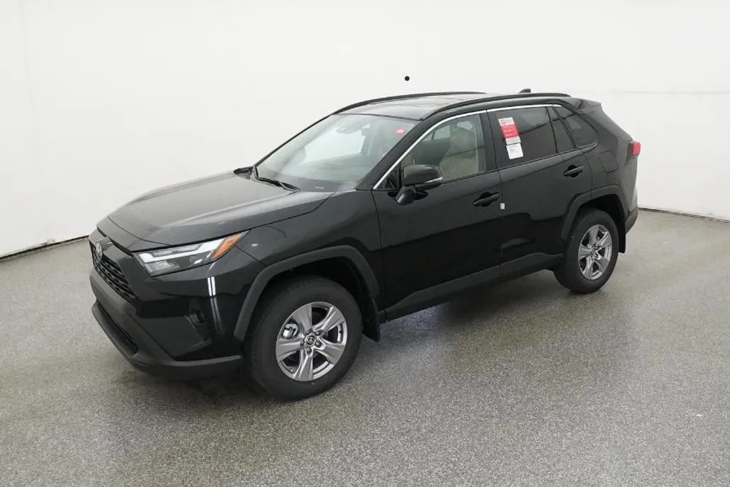 2025 Toyota RAV4 XLE photo 1