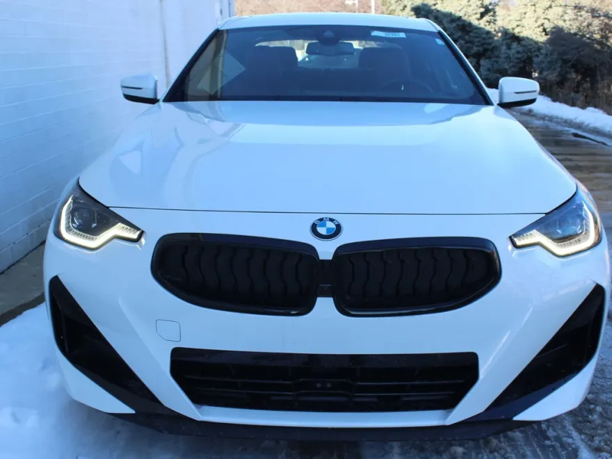 2025 Bmw 230i photo 2