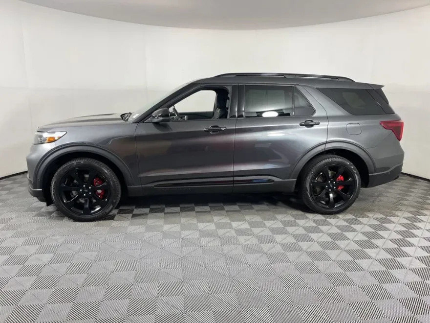 2020 Ford Explorer ST photo 1