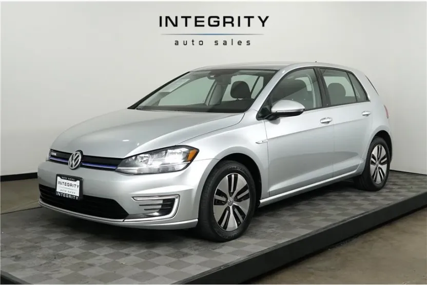 2019 Volkswagen e-Golf SE photo 1