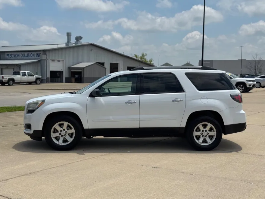 2016 Gmc Acadia SLE photo 1