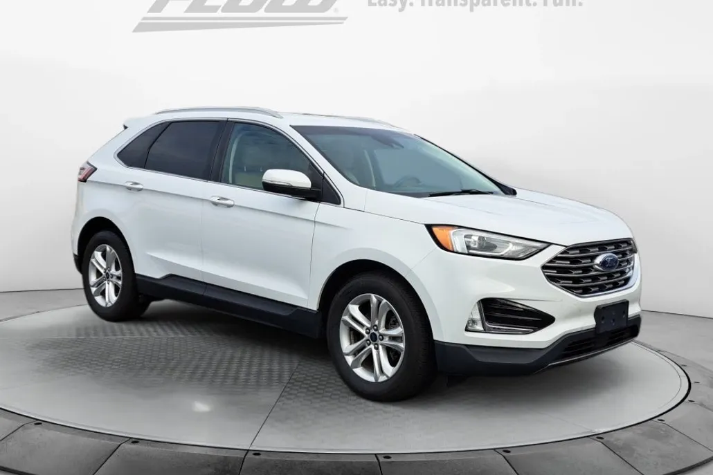 2019 Ford Edge SEL photo 1