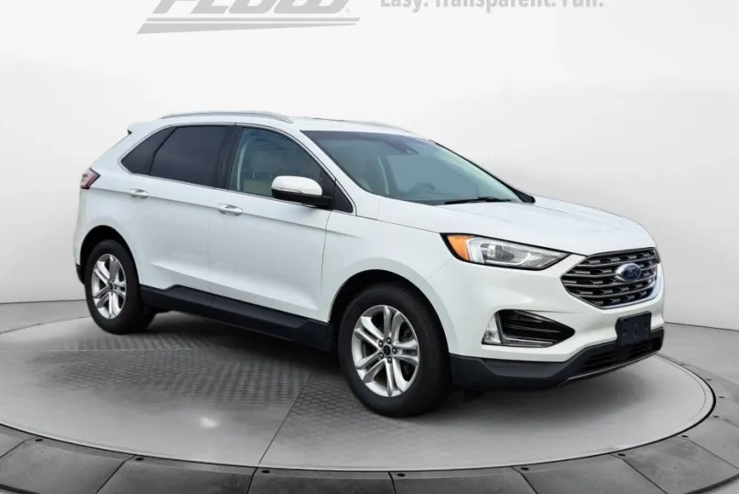 2019 Ford Edge SEL photo 1