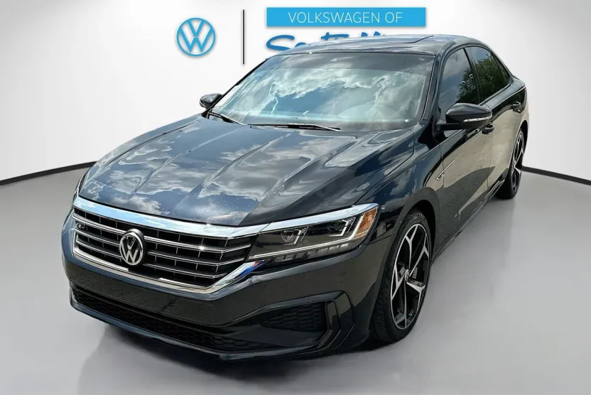 2022 Volkswagen Passat 2.0T R-Line photo 1