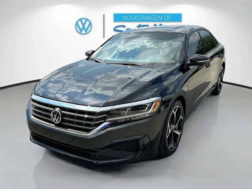 2022 Volkswagen Passat 2.0T R-Line photo 1