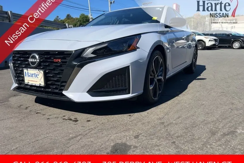 2024 Nissan Altima 2.5 SR photo 1