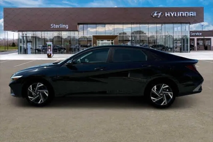 2025 Hyundai Elantra SEL Sport photo 1