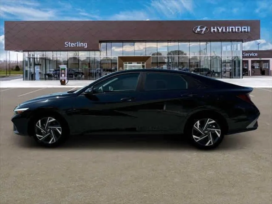 2025 Hyundai Elantra SEL Sport photo 1