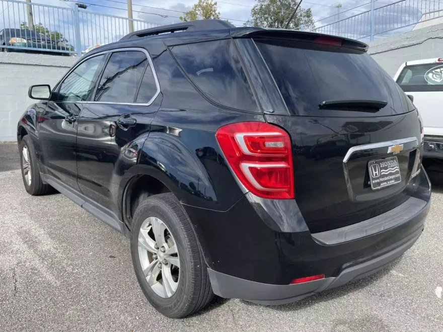 2016 Chevrolet Equinox LT photo 1