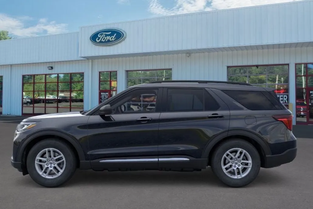 2025 Ford Explorer photo 1