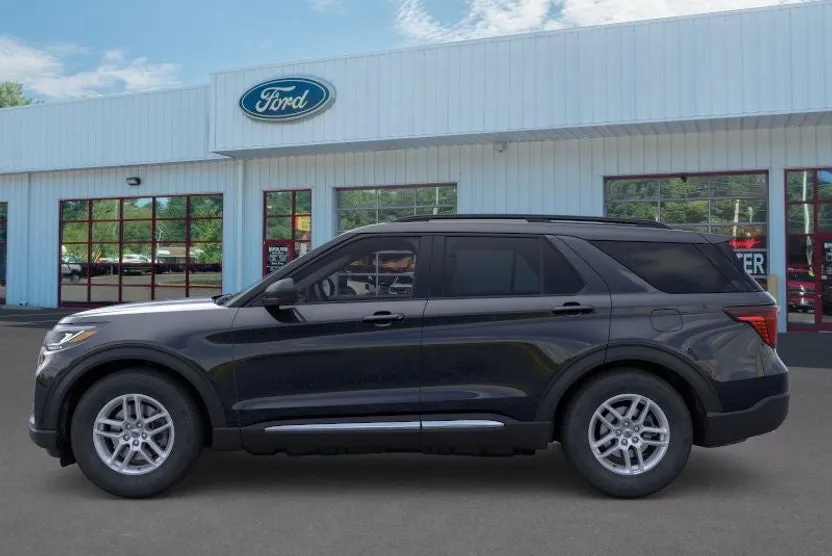 2025 Ford Explorer photo 1