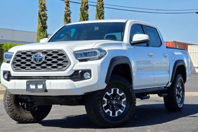 2023 Toyota Tacoma Double Cab TRD Off-Road photo 1