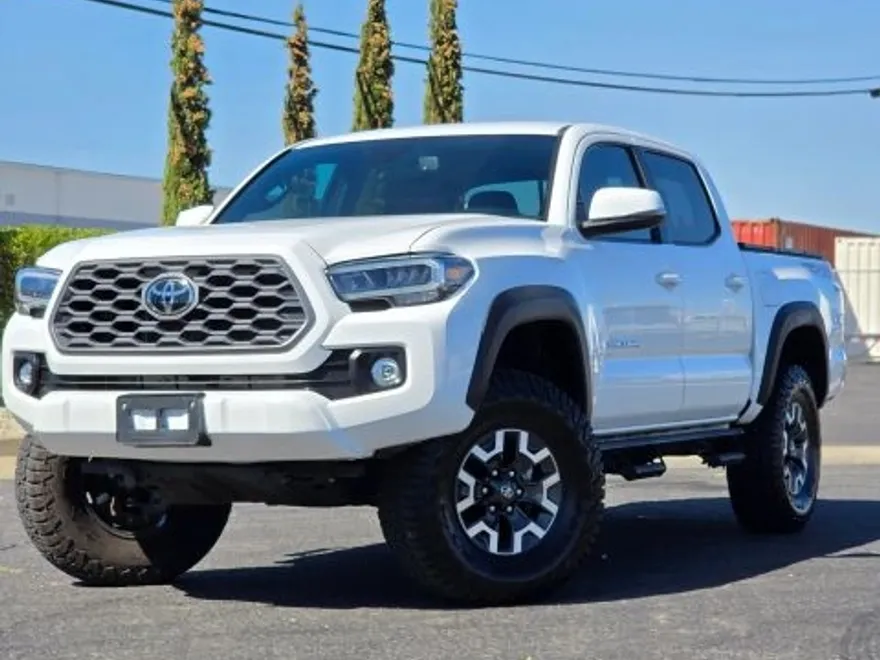 2023 Toyota Tacoma Double Cab TRD Off-Road photo 1