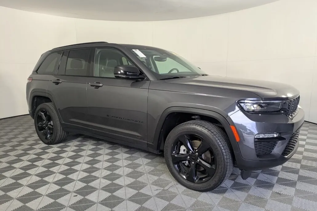 2024 Jeep Grand Cherokee Limited photo 1