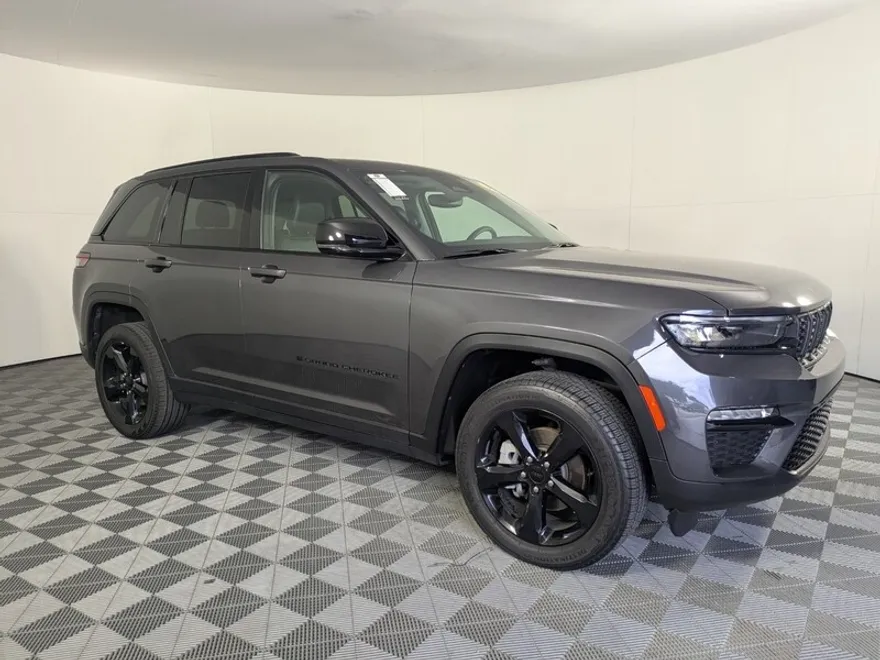 2024 Jeep Grand Cherokee Limited photo 1