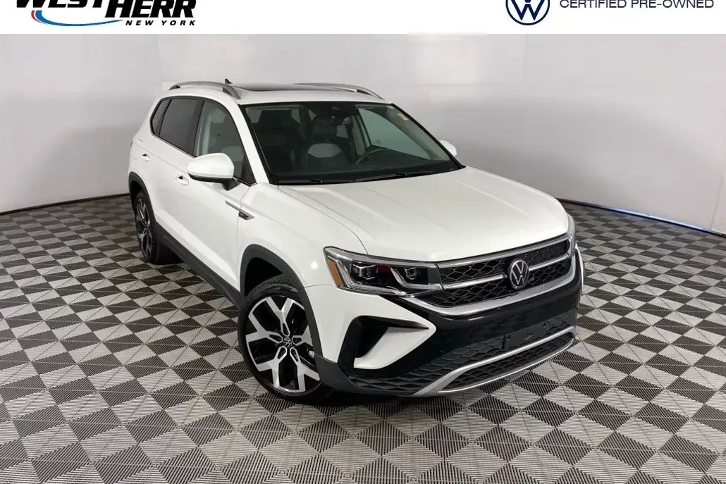 2023 Volkswagen Taos SEL photo 1