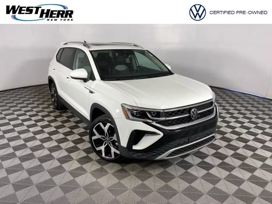 2023 Volkswagen Taos SEL photo 1