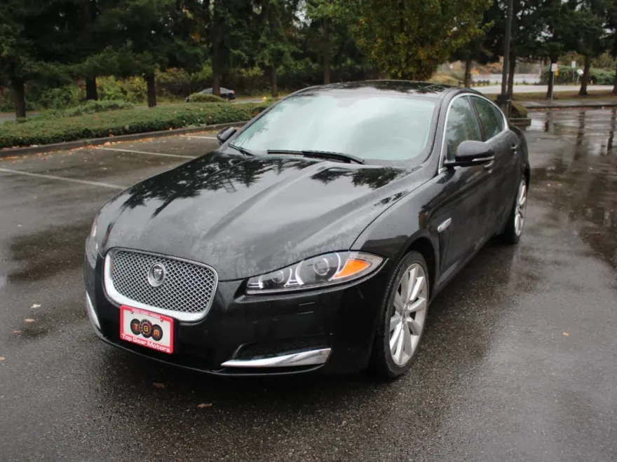 2013 Jaguar XF photo 1