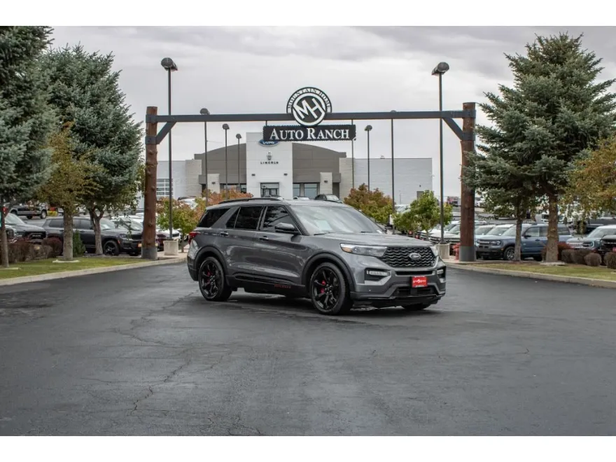 2021 Ford Explorer ST photo 1