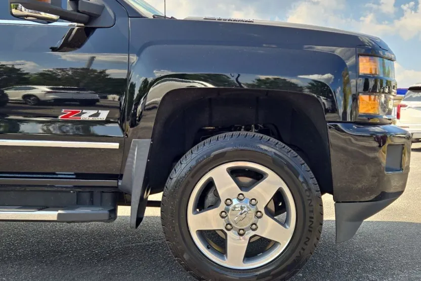 2016 Chevrolet Silverado 2500HD LTZ photo 1