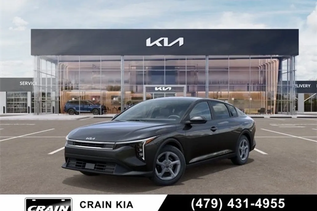 2025 Kia K4 LXS photo 1