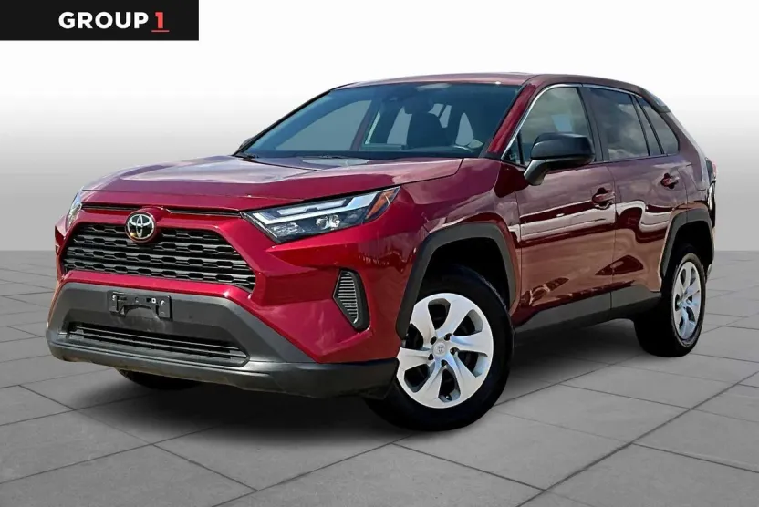 2024 Toyota RAV4 LE photo 1