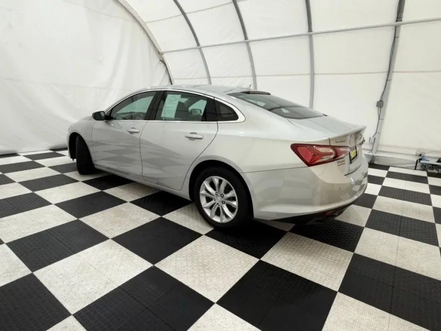 2020 Chevrolet Malibu 1LT photo 1