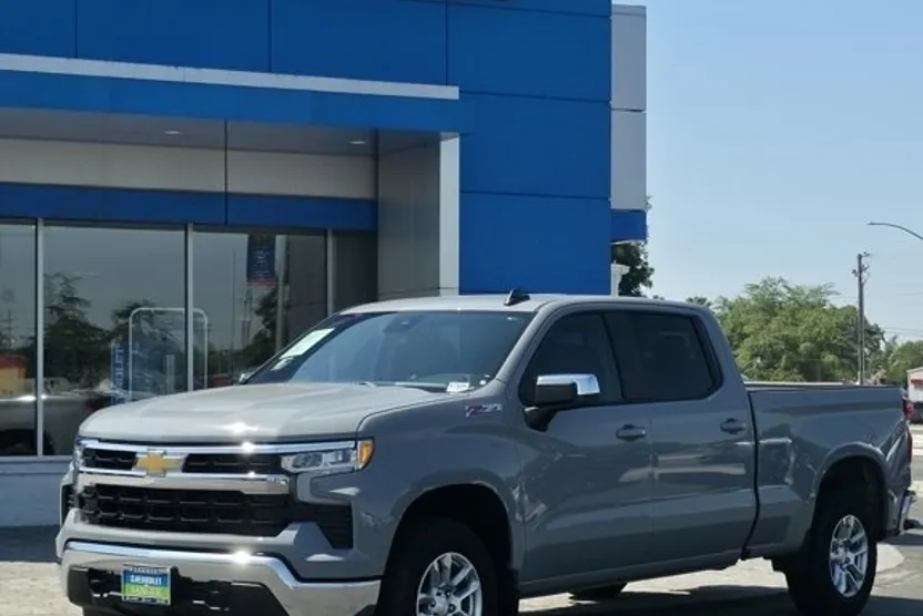 2024 Chevrolet Silverado 1500 LT photo 1