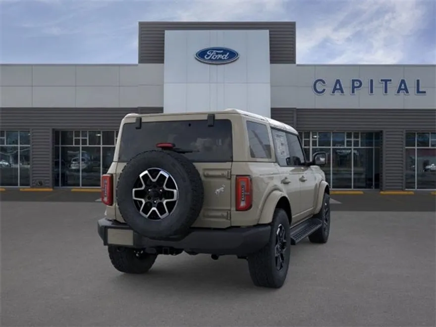 2025 Ford Bronco Outer Banks photo 1
