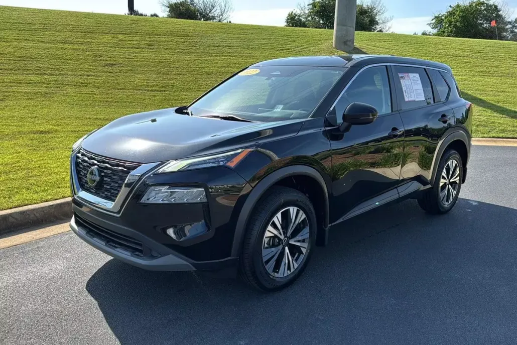 2022 Nissan Rogue SV photo 1
