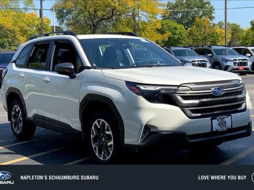 2025 Subaru Forester Premium Base photo 1