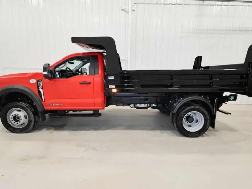 2024 Ford F-600 photo 1