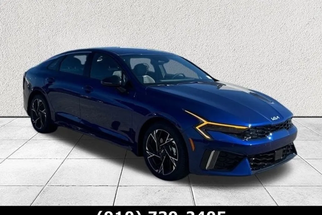 2025 Kia K5 GT-Line photo 1