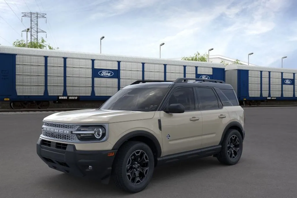 2025 Ford Bronco Sport Outer Banks photo 1