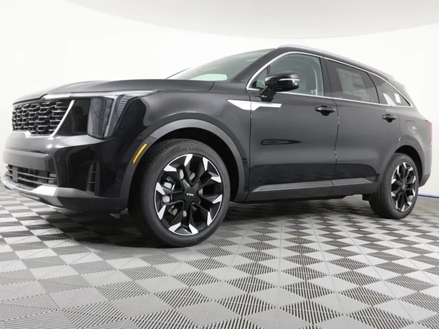 2025 Kia Sorento EX photo 1