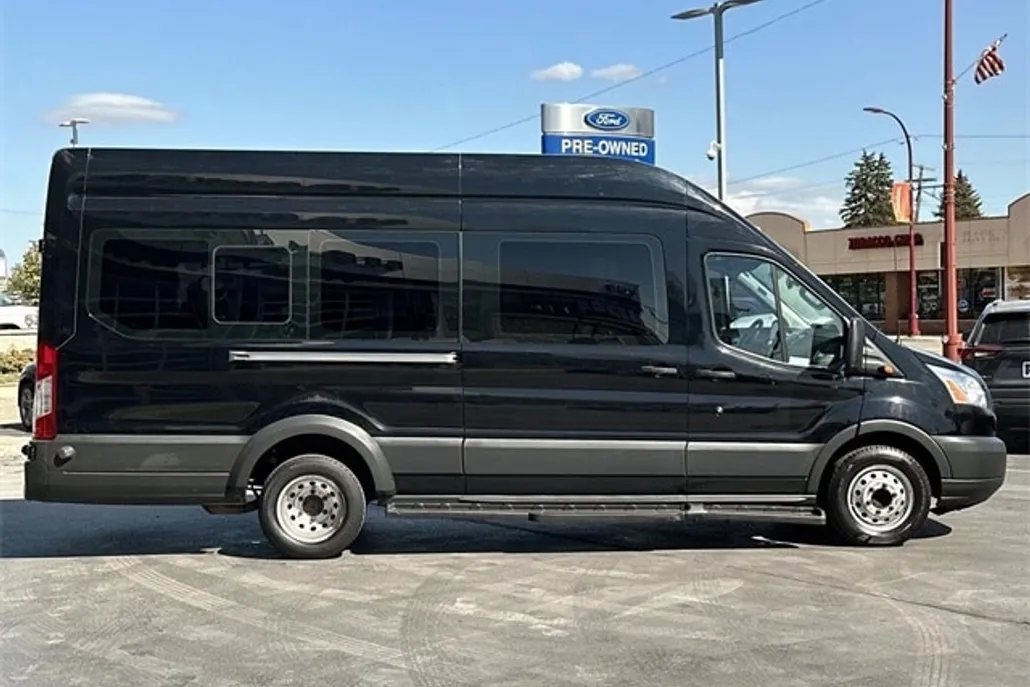 2017 Ford Transit photo 1