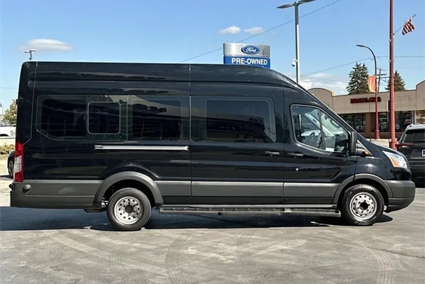 2017 Ford Transit photo 1