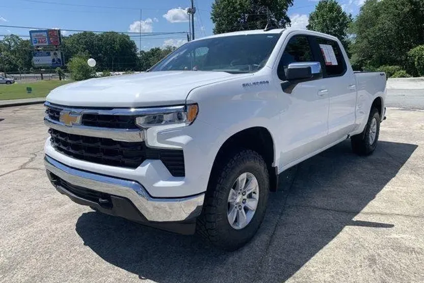 2023 Chevrolet Silverado 1500 LT photo 1