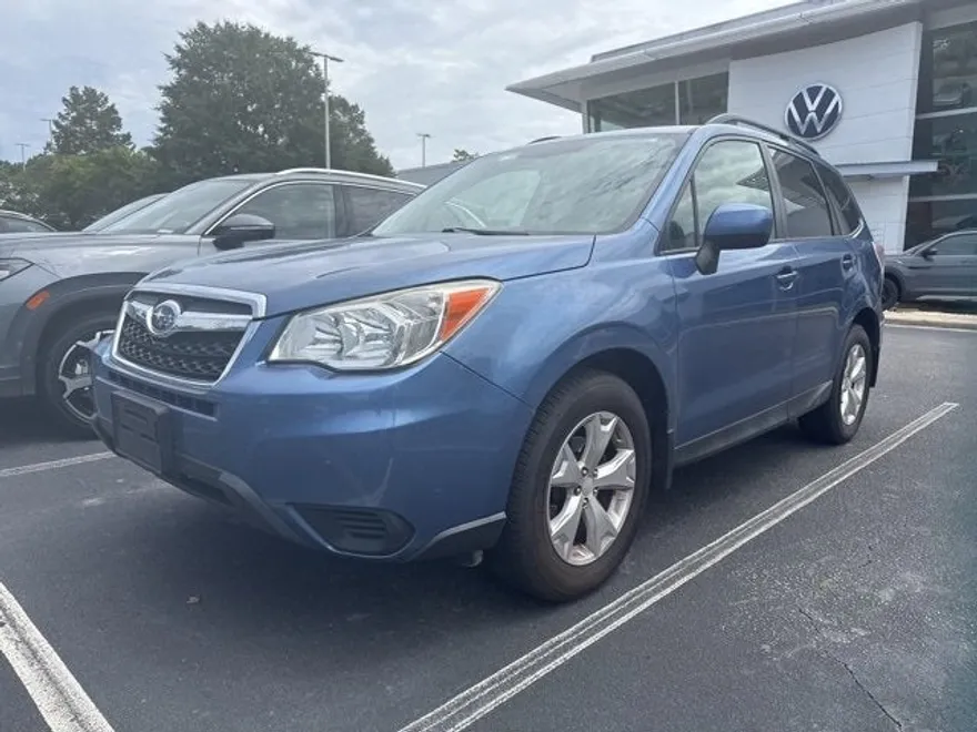 2015 Subaru Forester 2.5i Premium photo 1