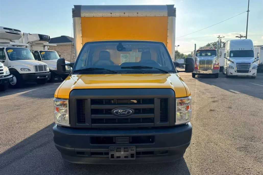 2022 Ford E-350 photo 1