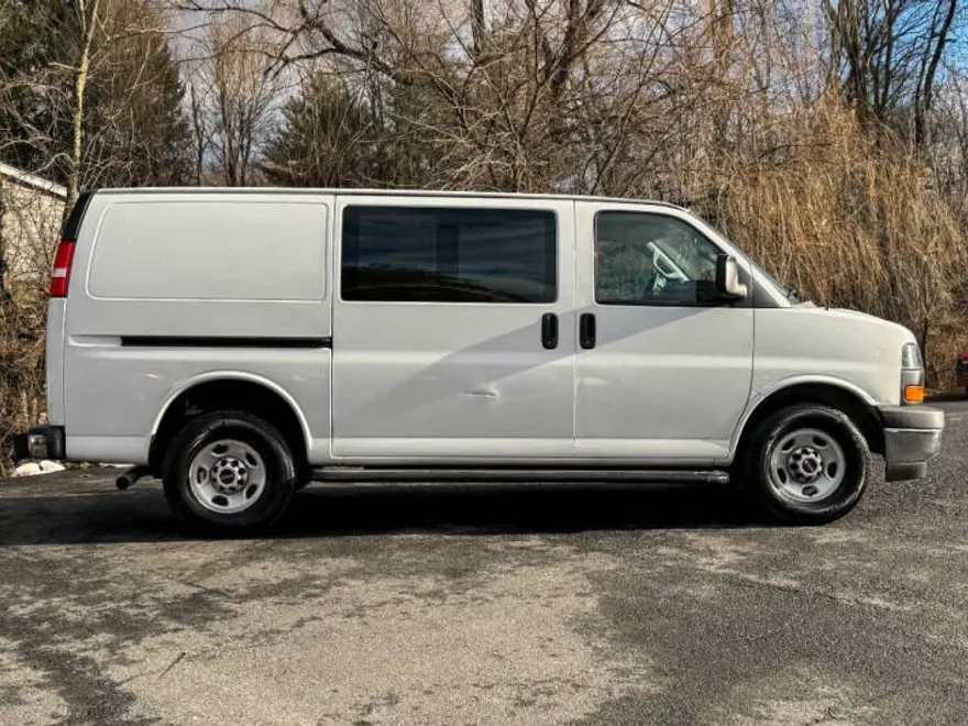 2018 Gmc Savana 2500 Cargo photo 1