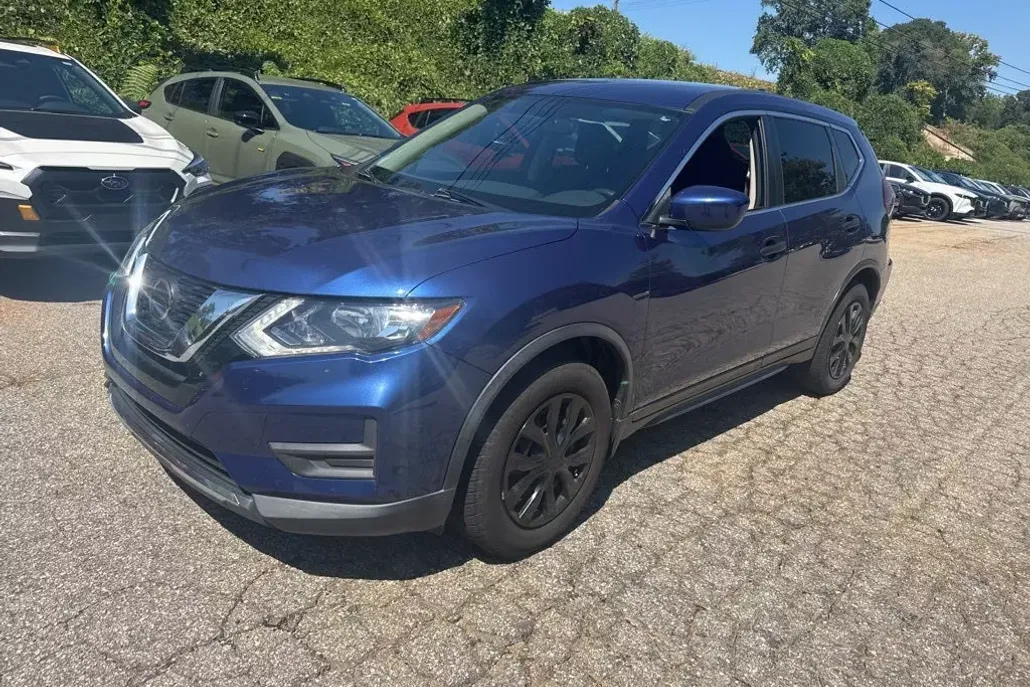 2018 Nissan Rogue S photo 1