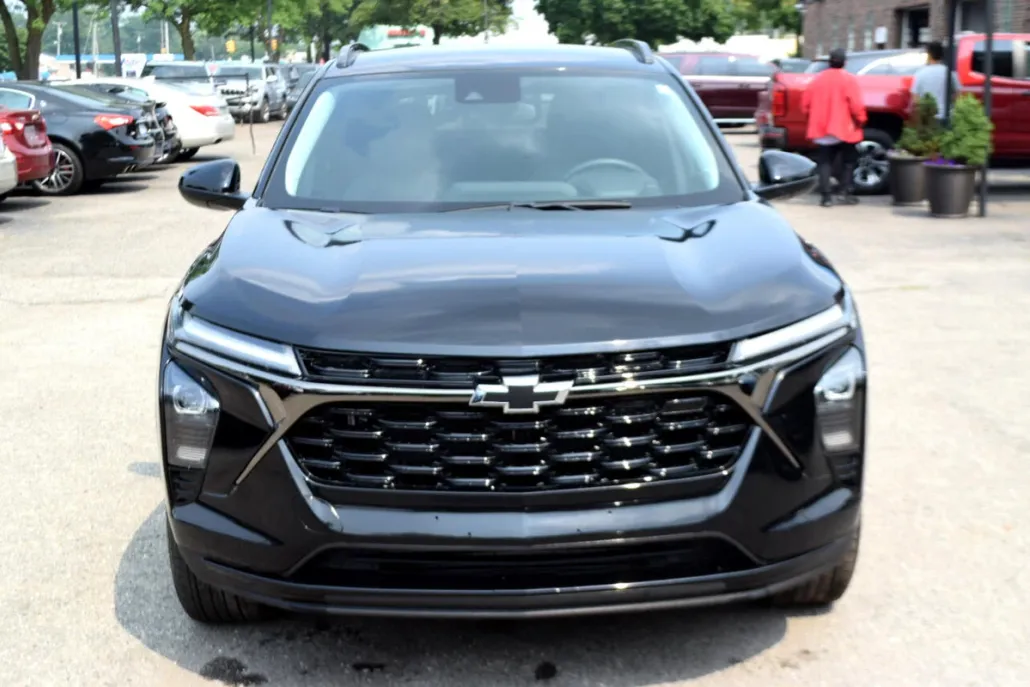 2025 Chevrolet Trax ACTIV photo 1