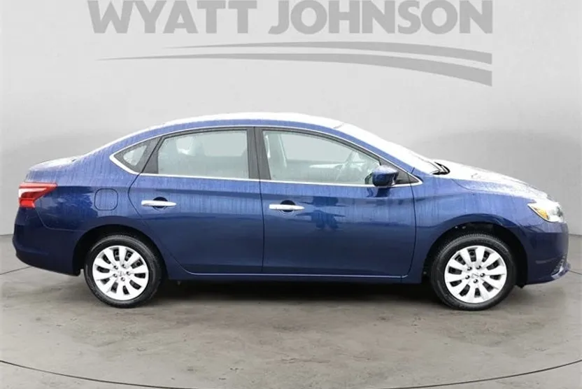 2019 Nissan Sentra S photo 1