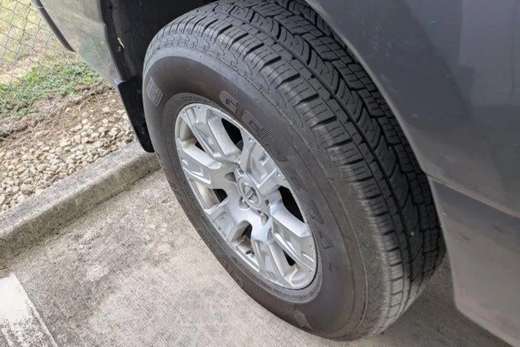 2019 Nissan Titan SV photo 1