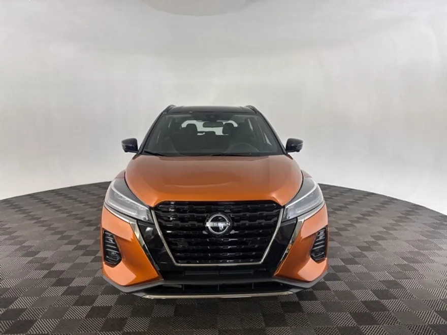 2024 Nissan Kicks SR photo 1