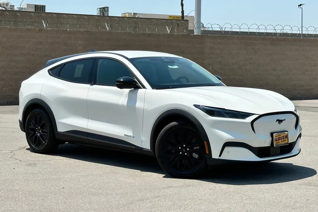 2025 Ford Mustang Mach-E Select photo 1