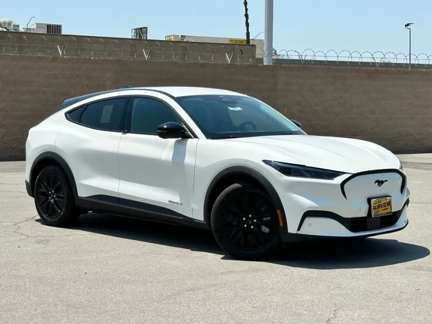 2025 Ford Mustang Mach-E Select photo 1