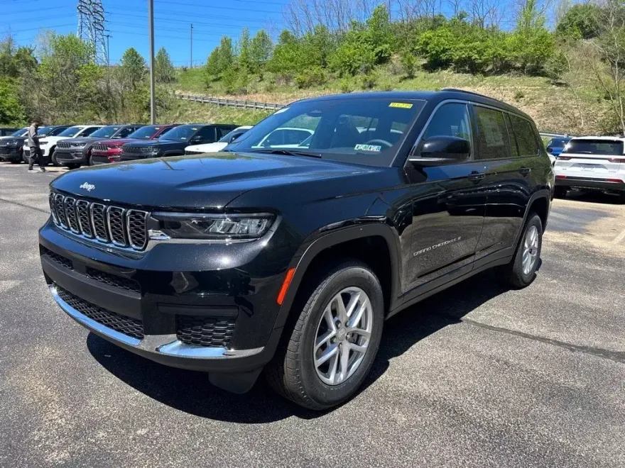 2025 Jeep Grand Cherokee Laredo X photo 1