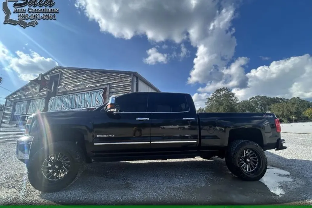 2015 Chevrolet Silverado 2500HD LTZ photo 1